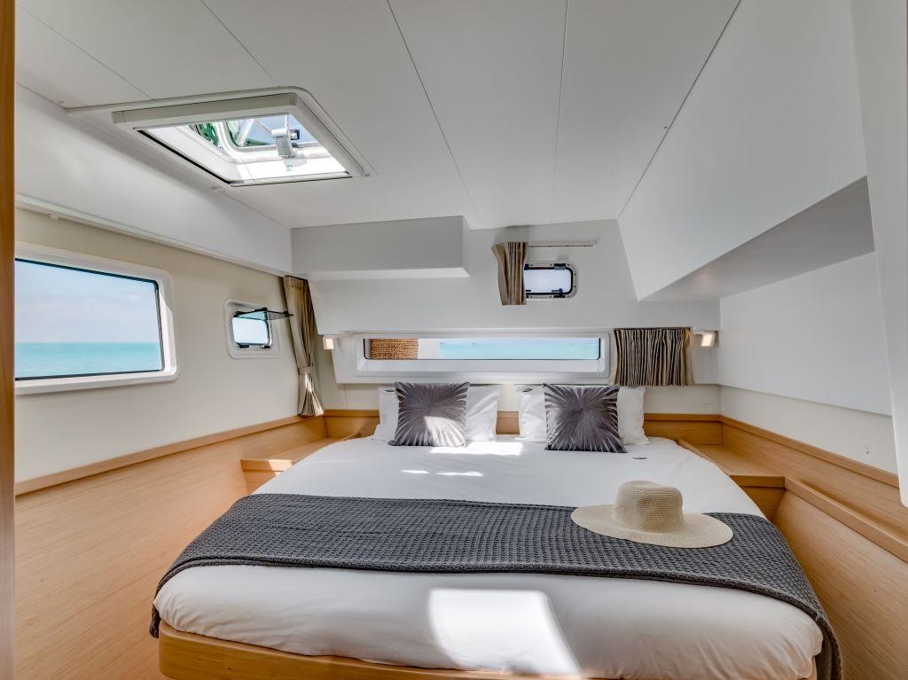 Lagoon 42, Leggiero