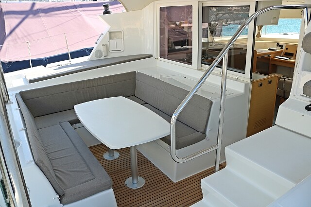 Lagoon 421, Happiness