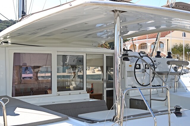 Lagoon 421, Happiness