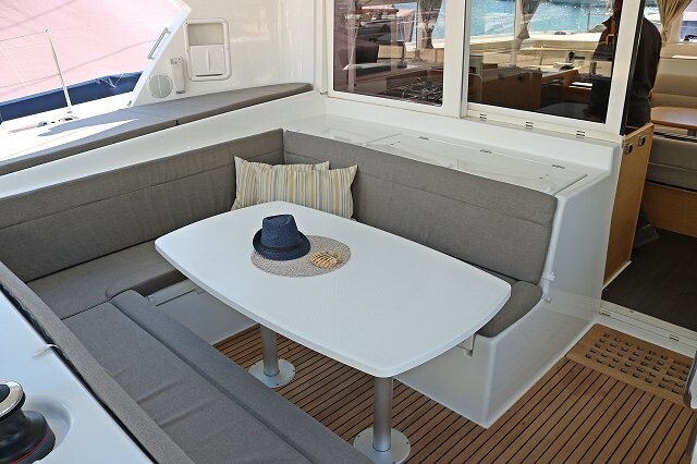 Lagoon 421, Happiness