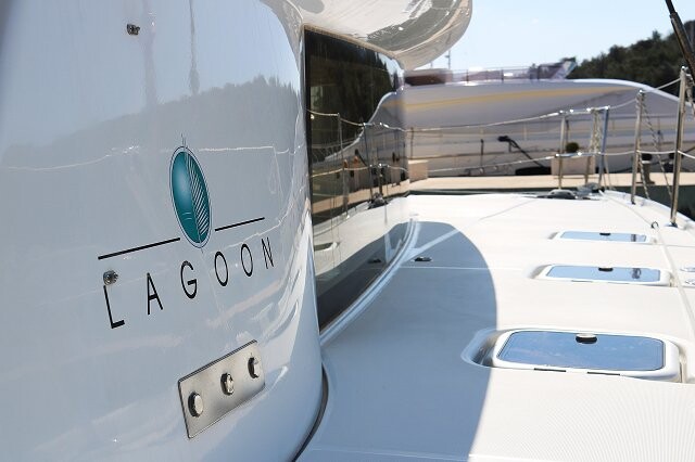 Lagoon 421, Happiness