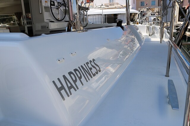 Lagoon 421, Happiness