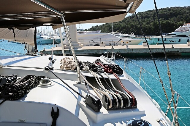 Lagoon 421, Happiness