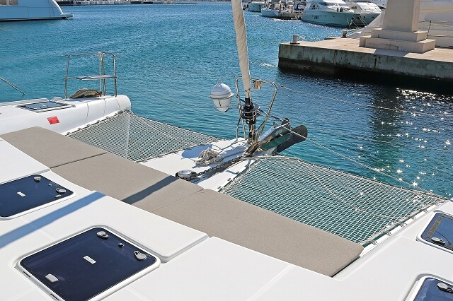 Lagoon 421, Happiness