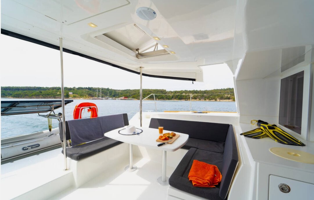 Lagoon 450 F, Julius Cesar III
