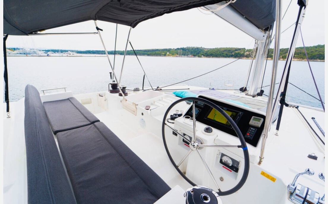Lagoon 450 F, Julius Cesar III