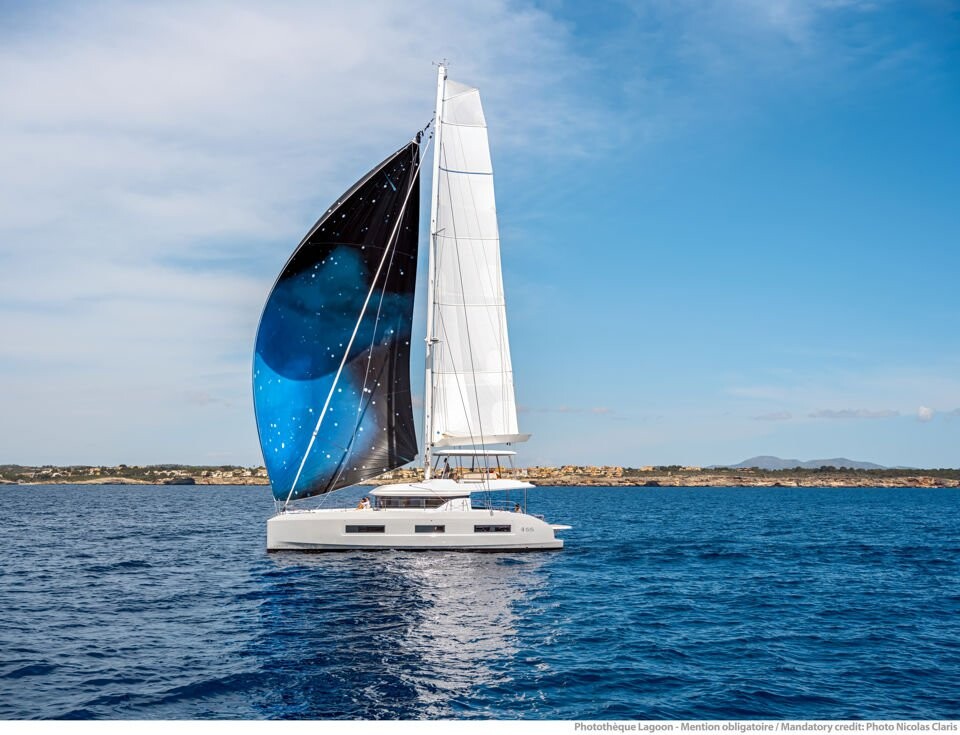 Lagoon 55, Tri Wing