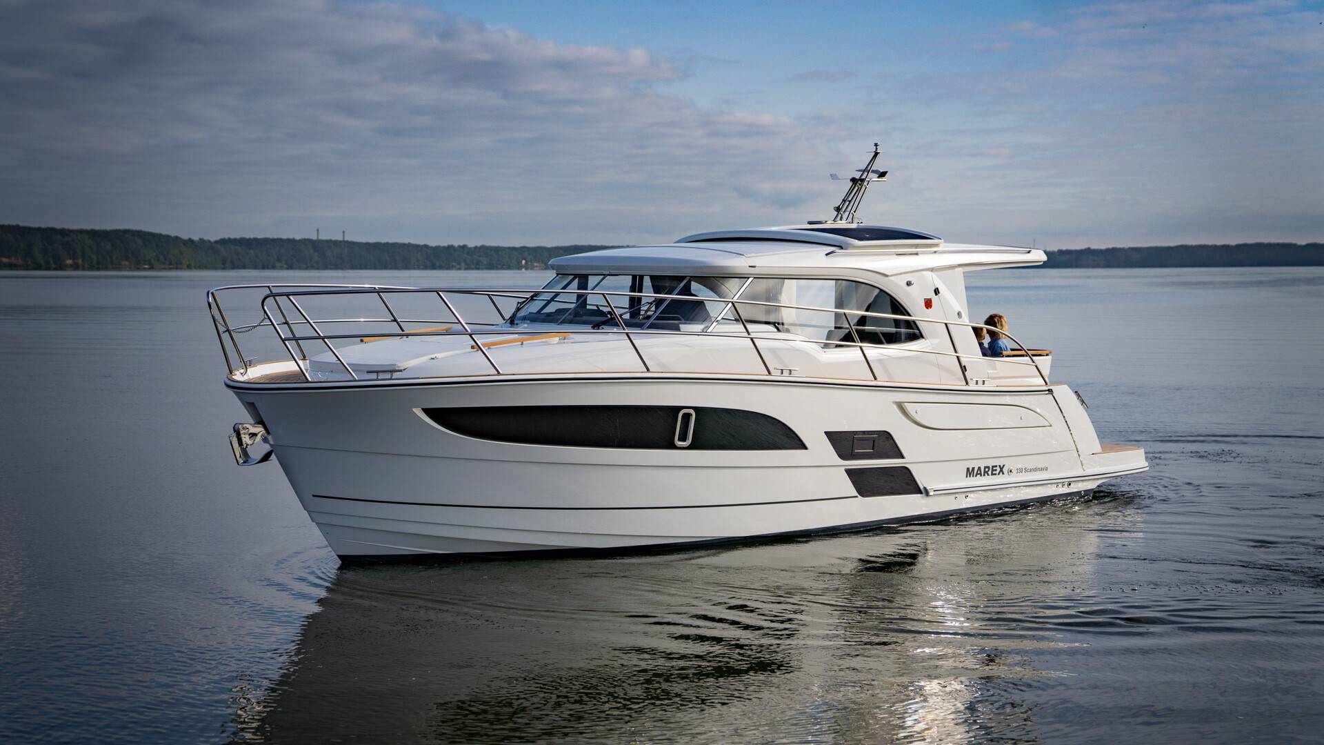Marex 330 Scandinavia, Malinkonija