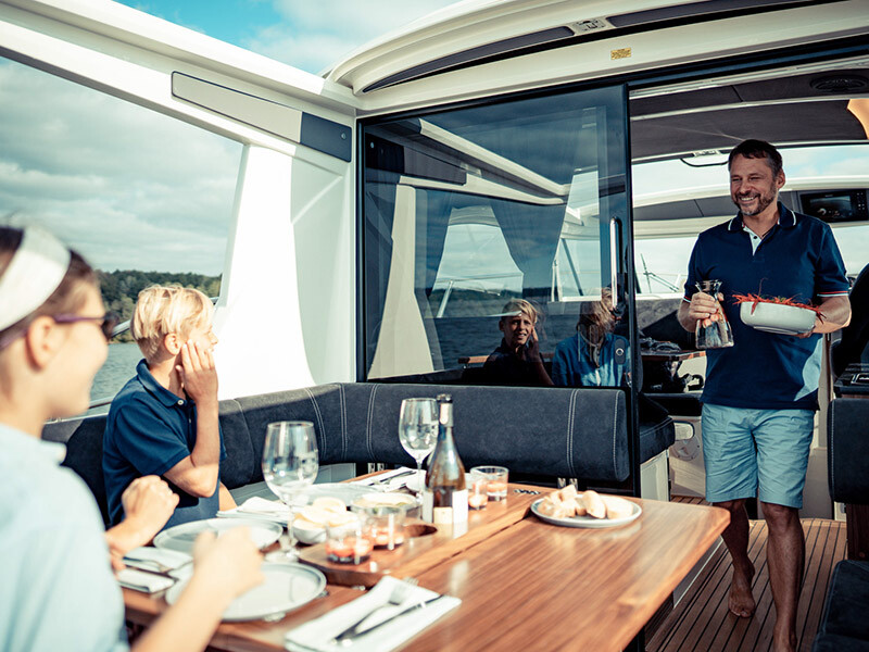 Marex 330 Scandinavia, Malinkonija