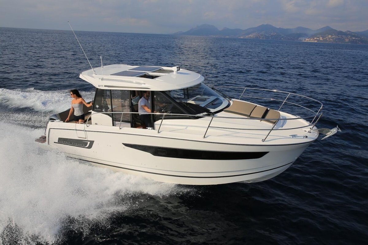 Merry Fisher 895 Sport Offshore, Surprise