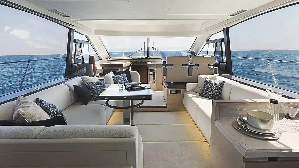 Monte Carlo 52, Nora