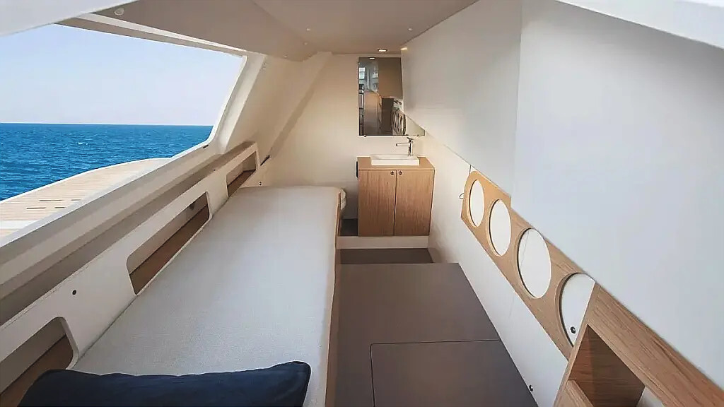 Monte Carlo 52, Nora