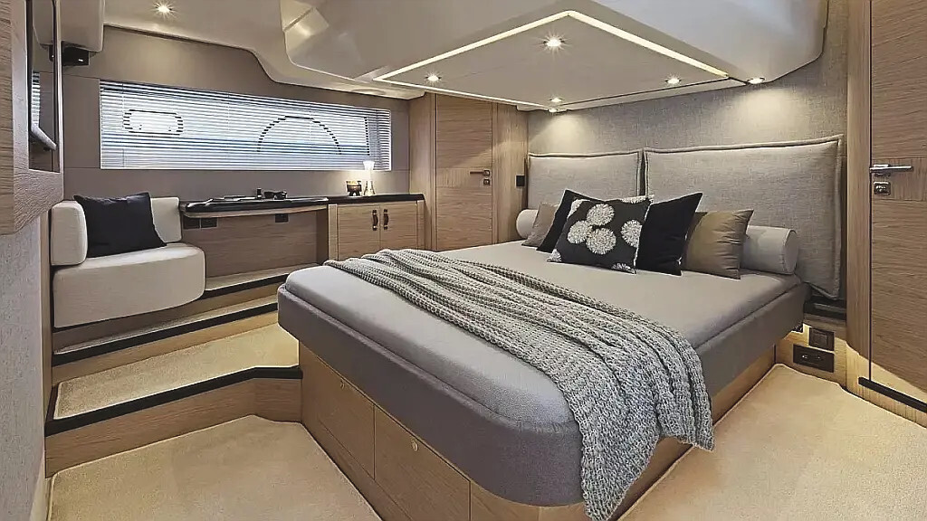 Monte Carlo 52, Nora