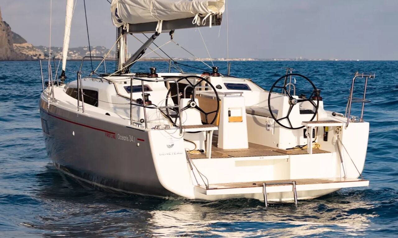 Oceanis 34.1, Loy