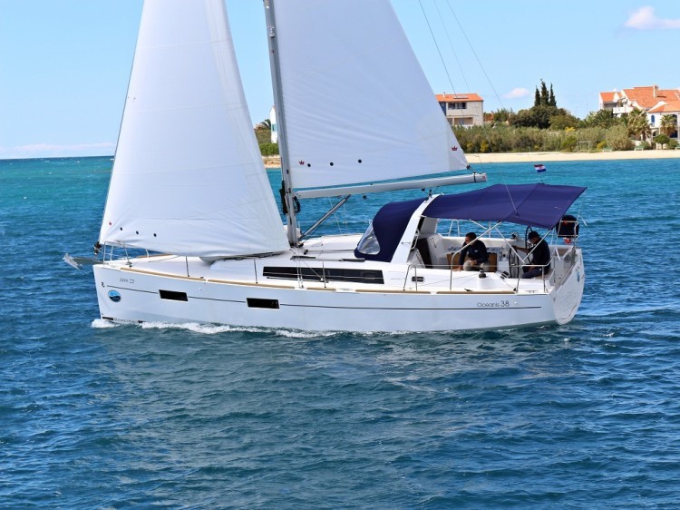 Oceanis 38.1, Bordeaux