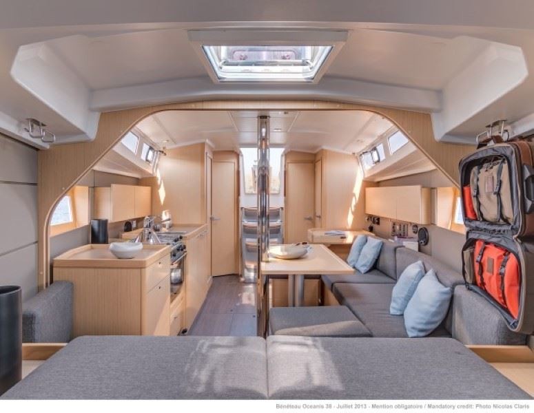Oceanis 38.1, Bordeaux