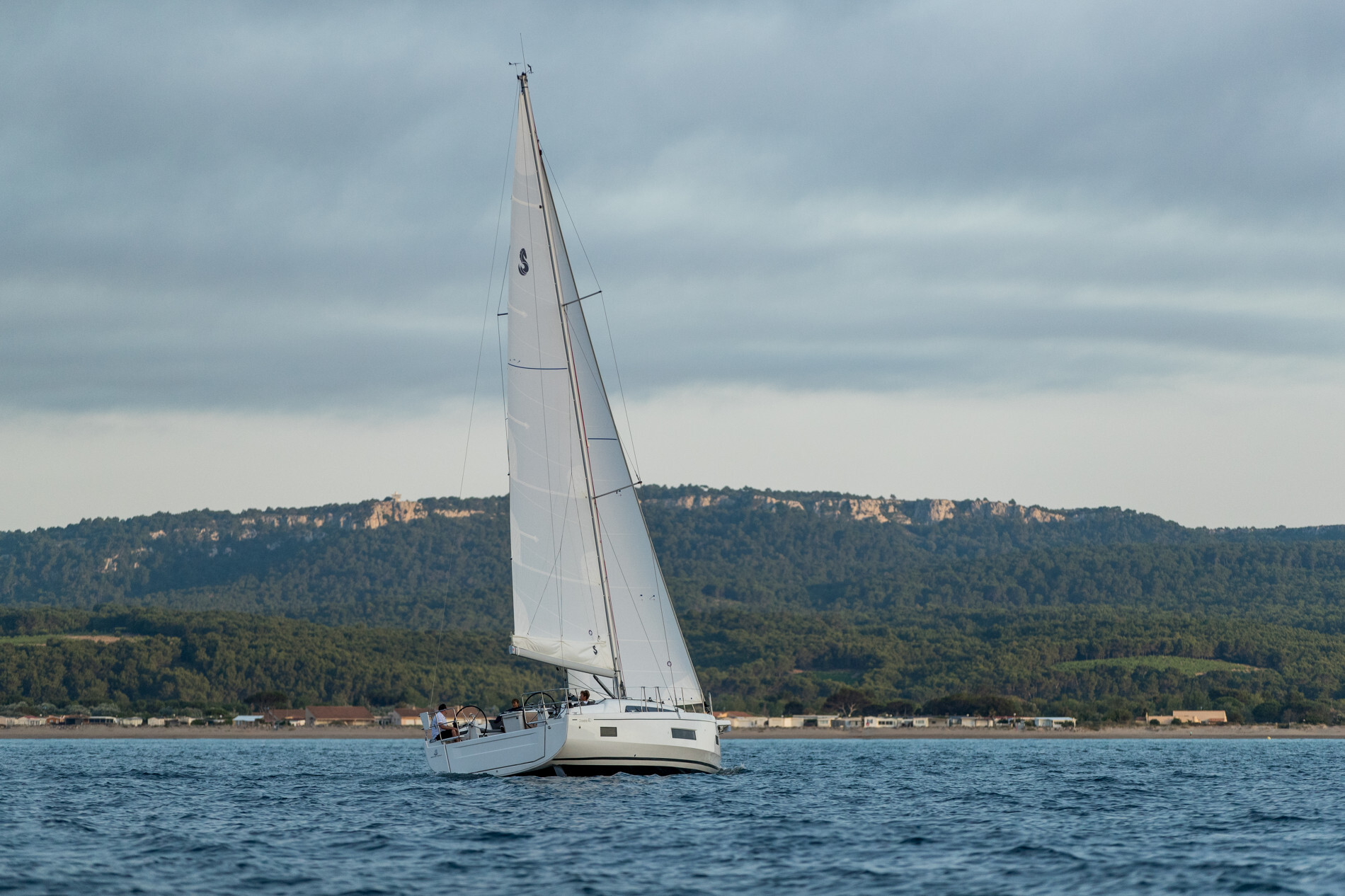 Oceanis 40.1, Kiki