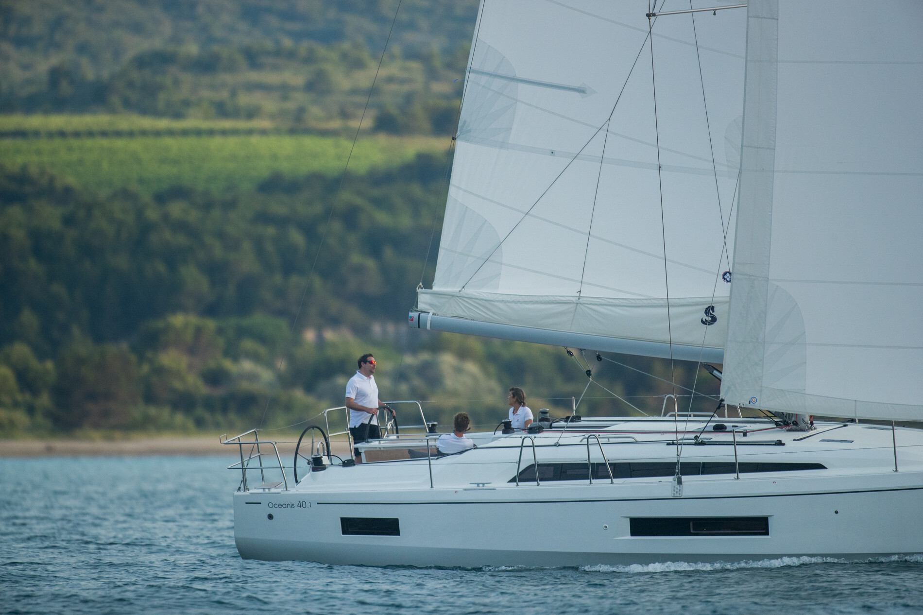 Oceanis 40.1, Kiki