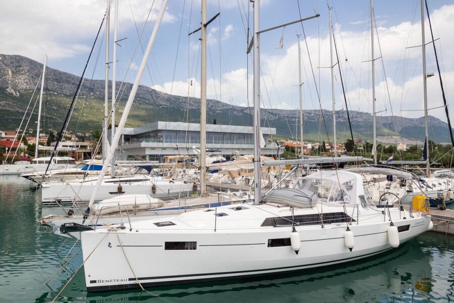 Oceanis 41.1, First