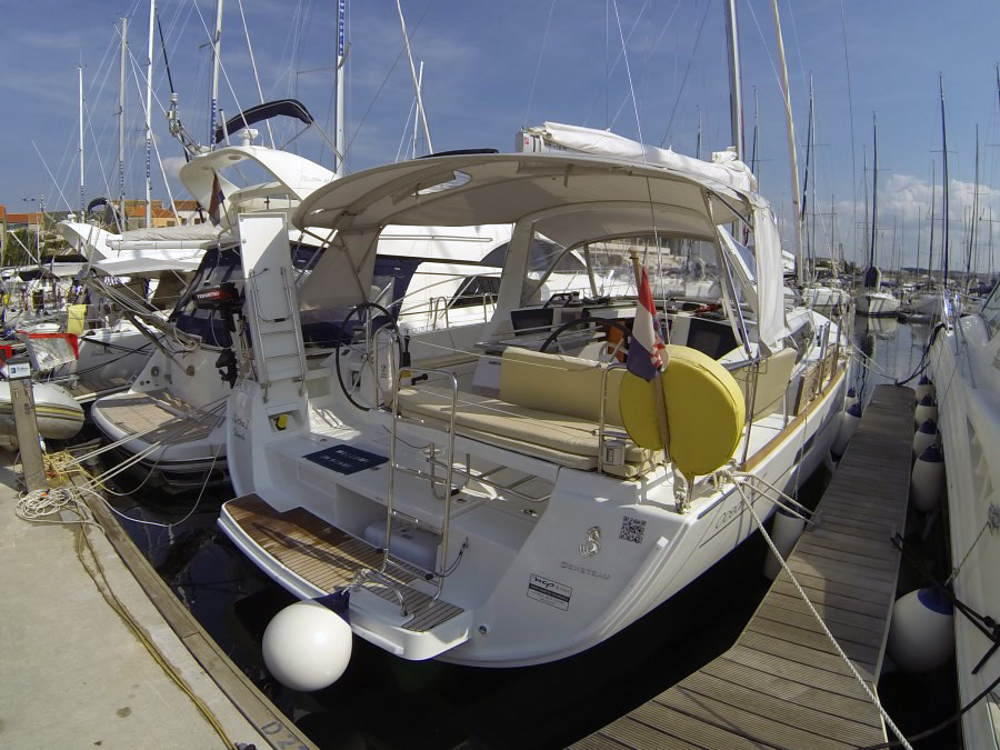 Oceanis 45, Neška II