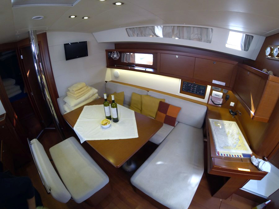 Oceanis 45, Neška II