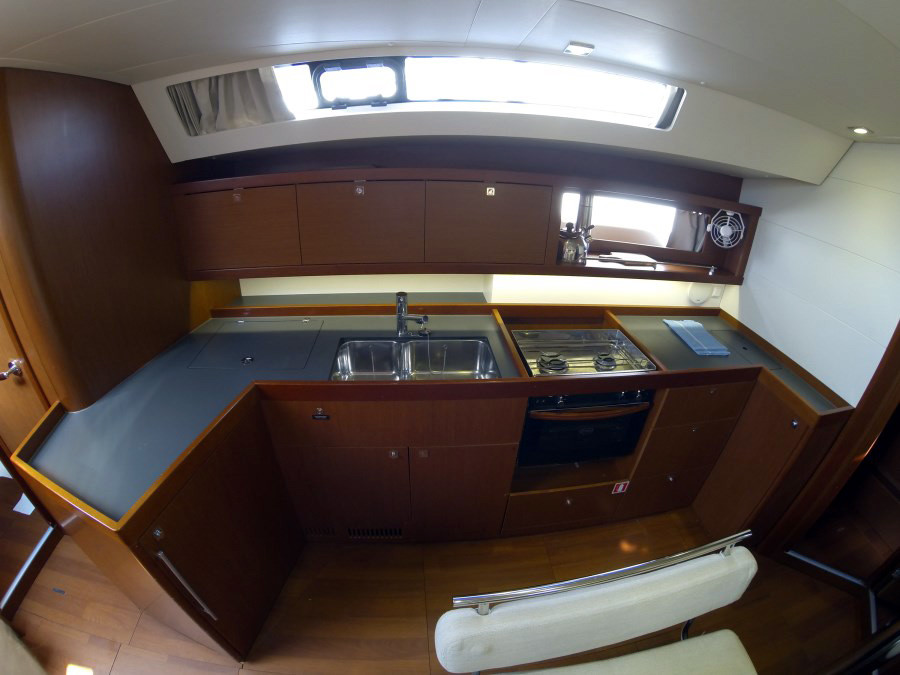 Oceanis 45, Neška II