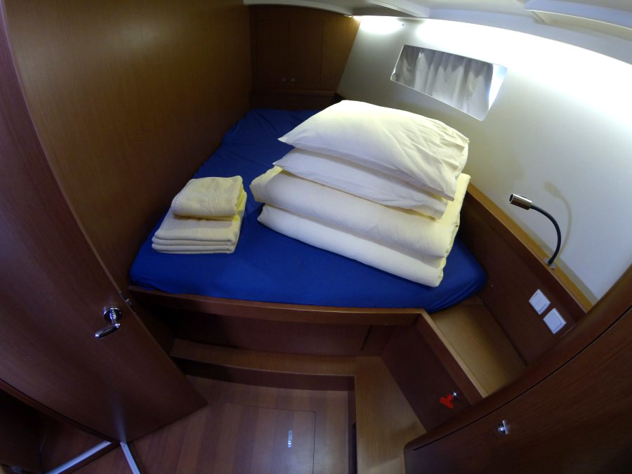 Oceanis 45, Neška II