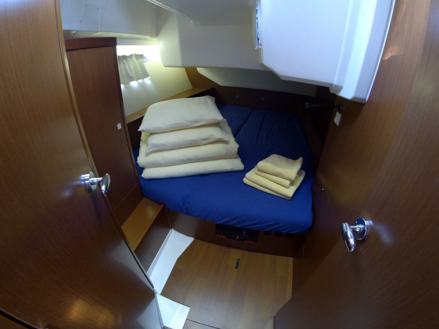 Oceanis 45, Neška II