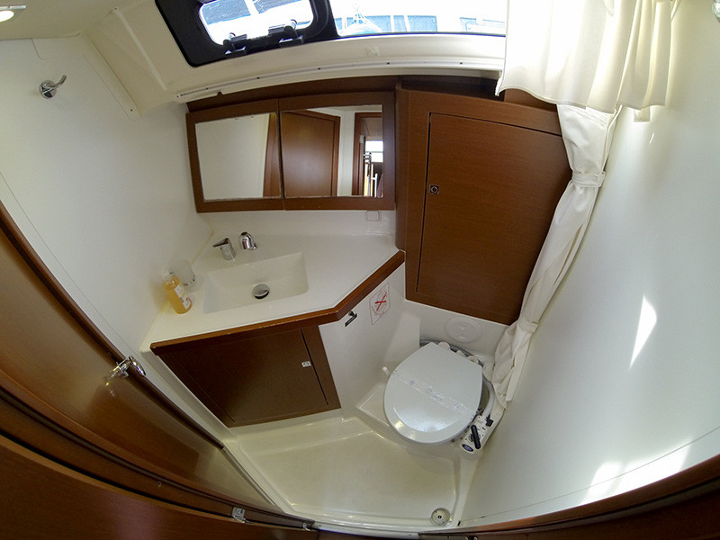 Oceanis 45, Neška II