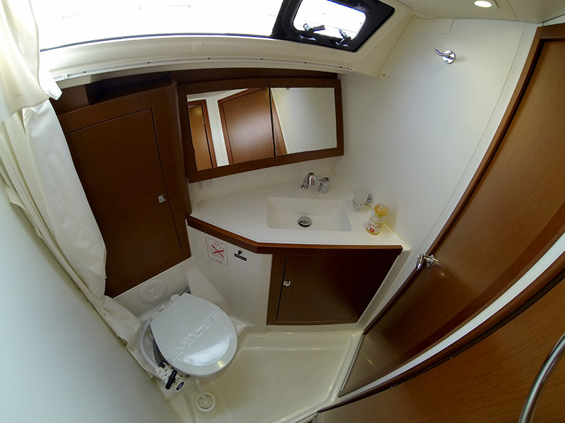 Oceanis 45, Neška II