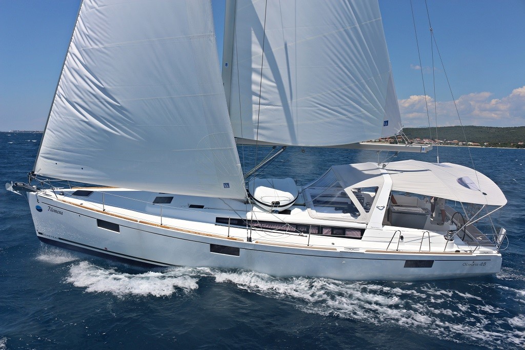 Океанская парусная яхта Beneteau