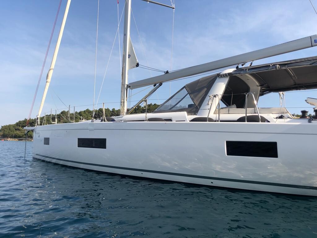 Oceanis Yacht 54, White Bird 