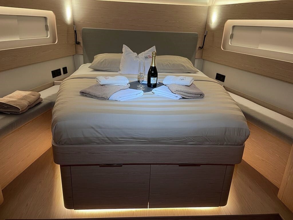 Oceanis Yacht 54, White Bird 