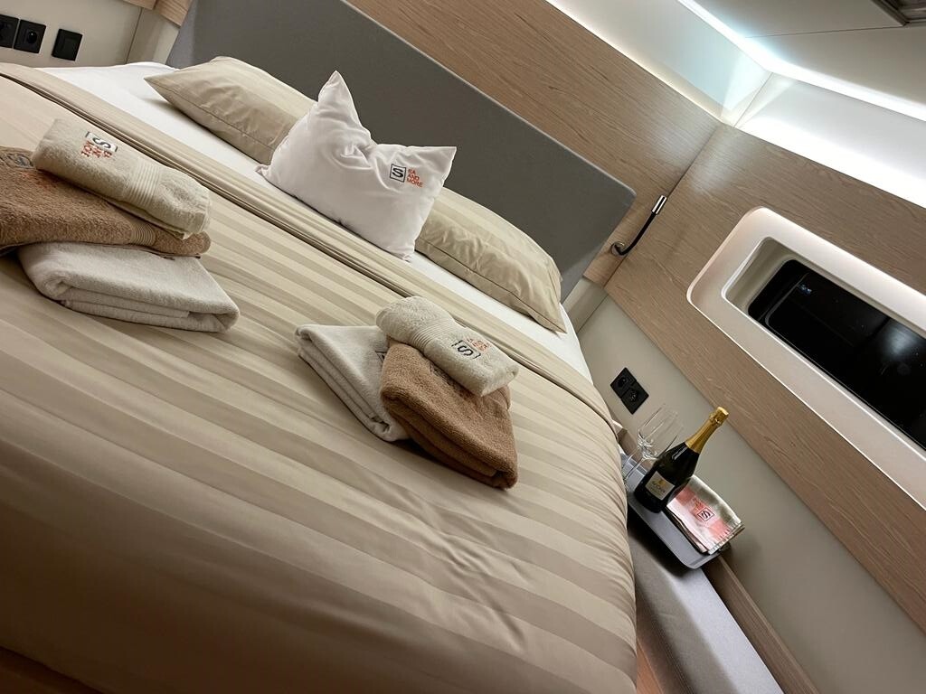 Oceanis Yacht 54, White Bird 