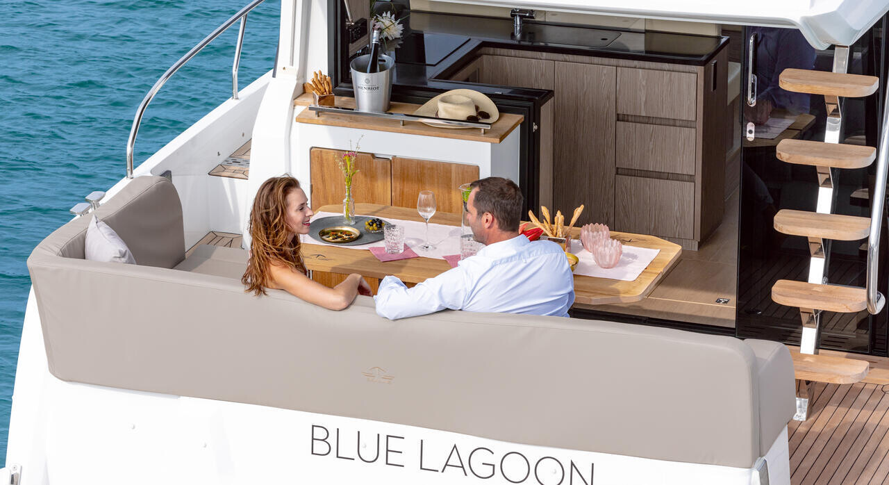 Sealine F430, Grace II