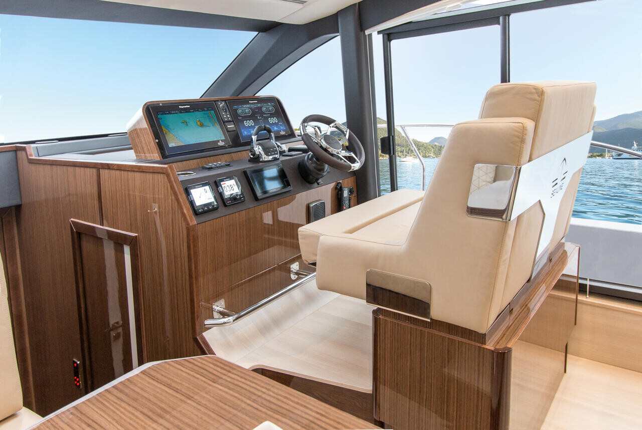 Sealine F430, Grace II