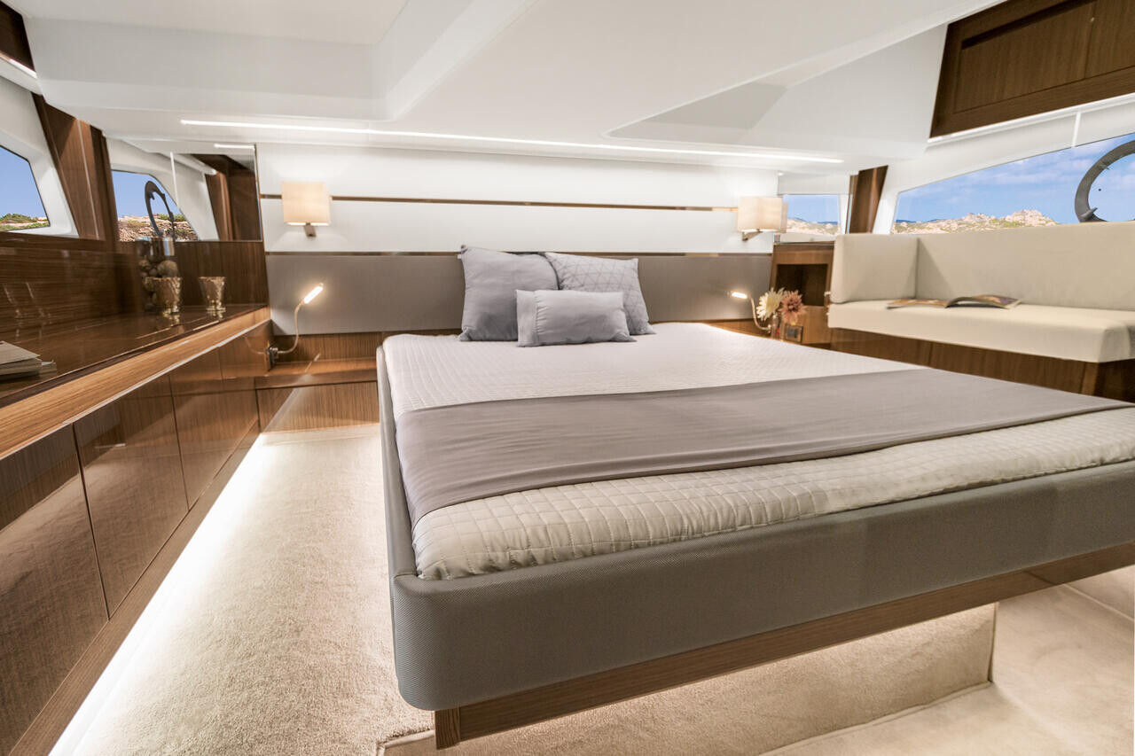 Sealine F430, Grace II