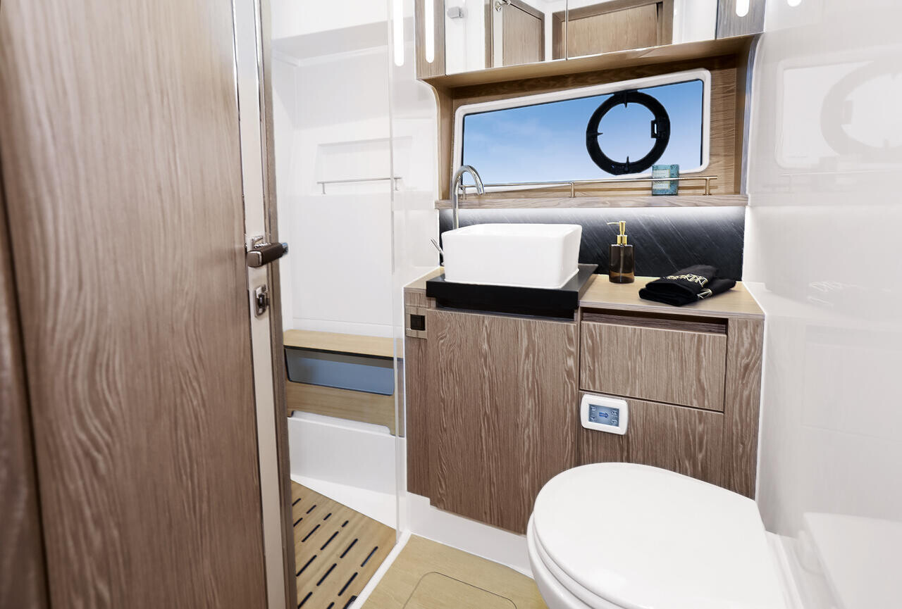 Sealine F430, Grace II