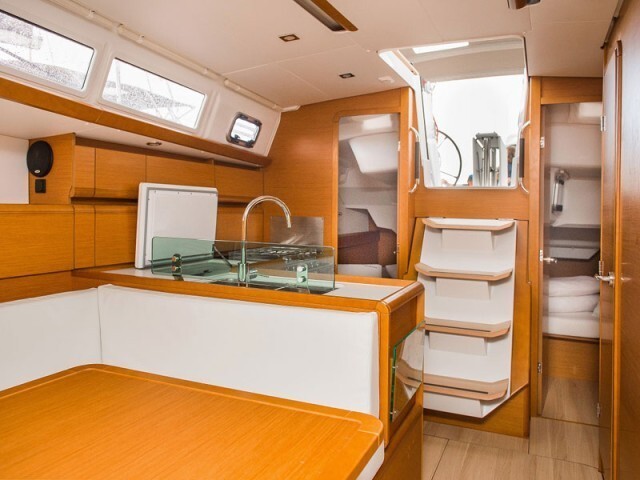 Sun Odyssey 389, Dust in the Wind