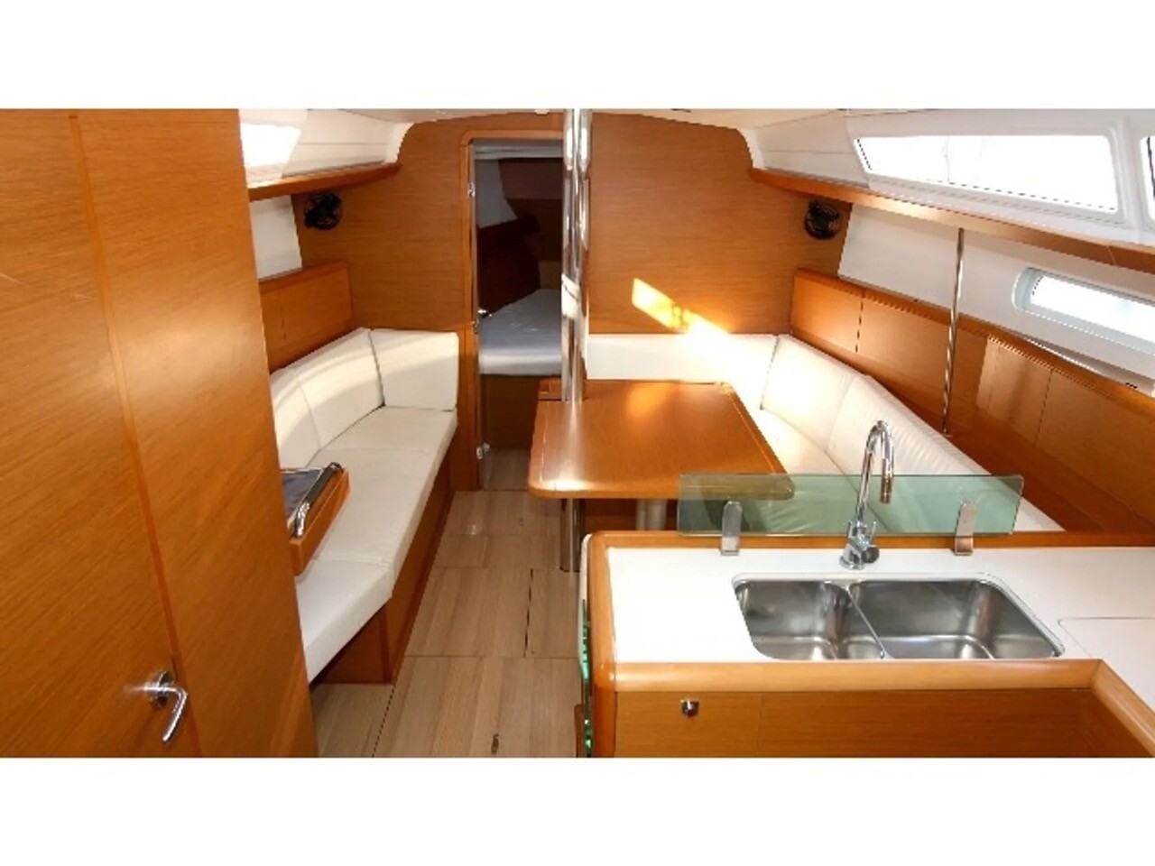 Sun Odyssey 389, Dust in the Wind