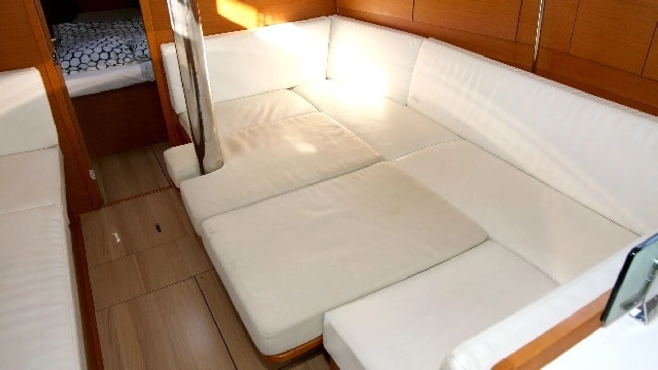 Sun Odyssey 389, Dust in the Wind