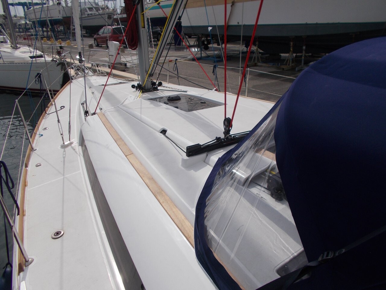 Sun Odyssey 419, Dark Eyes