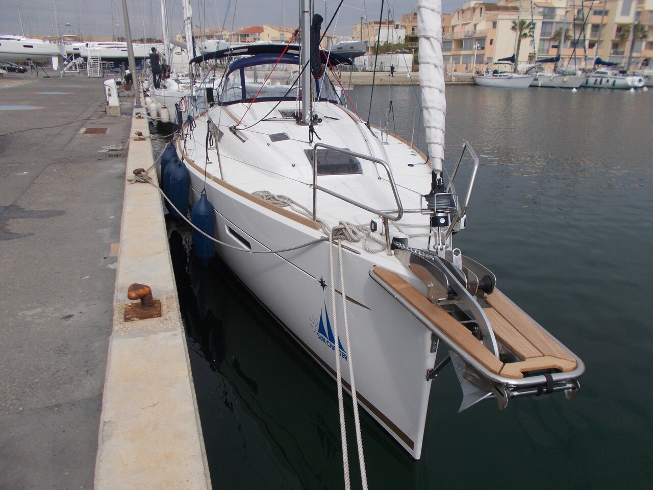Sun Odyssey 419, Dark Eyes