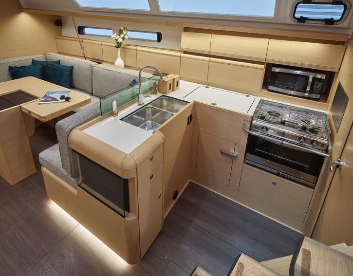 Sun Odyssey 449, Beaujolais