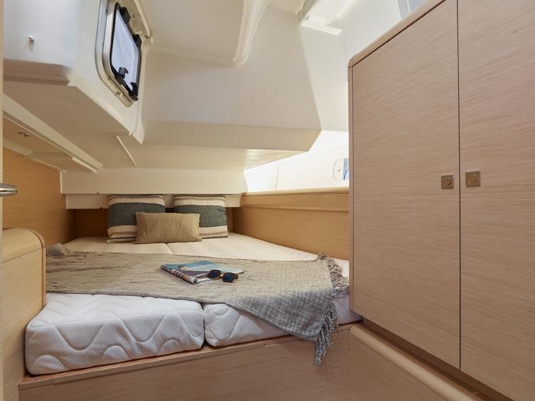 Sun Odyssey 449, Beaujolais