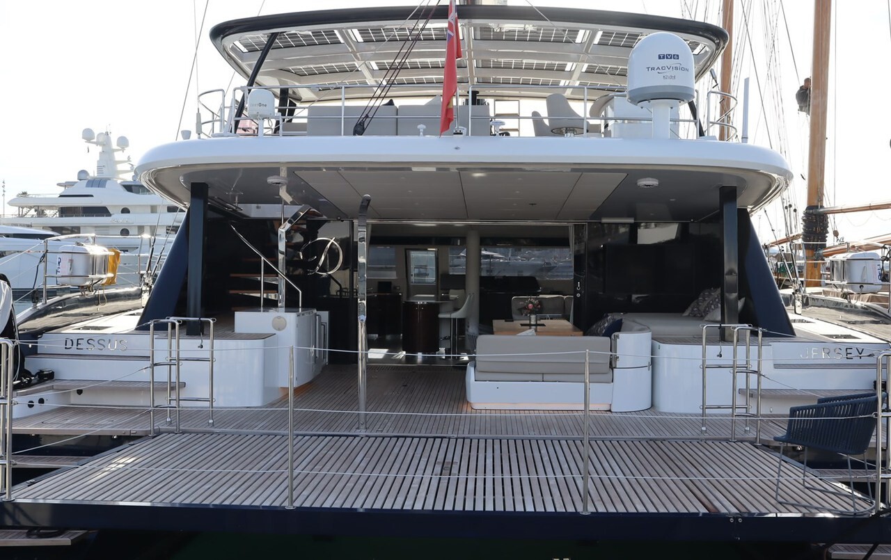 Sunreef 60, Dessus