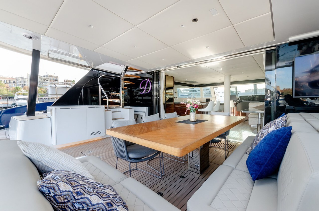 Sunreef 60, Dessus