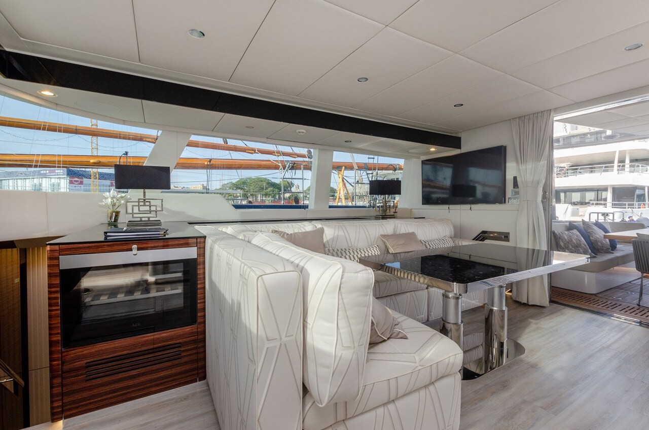 Sunreef 60, Dessus
