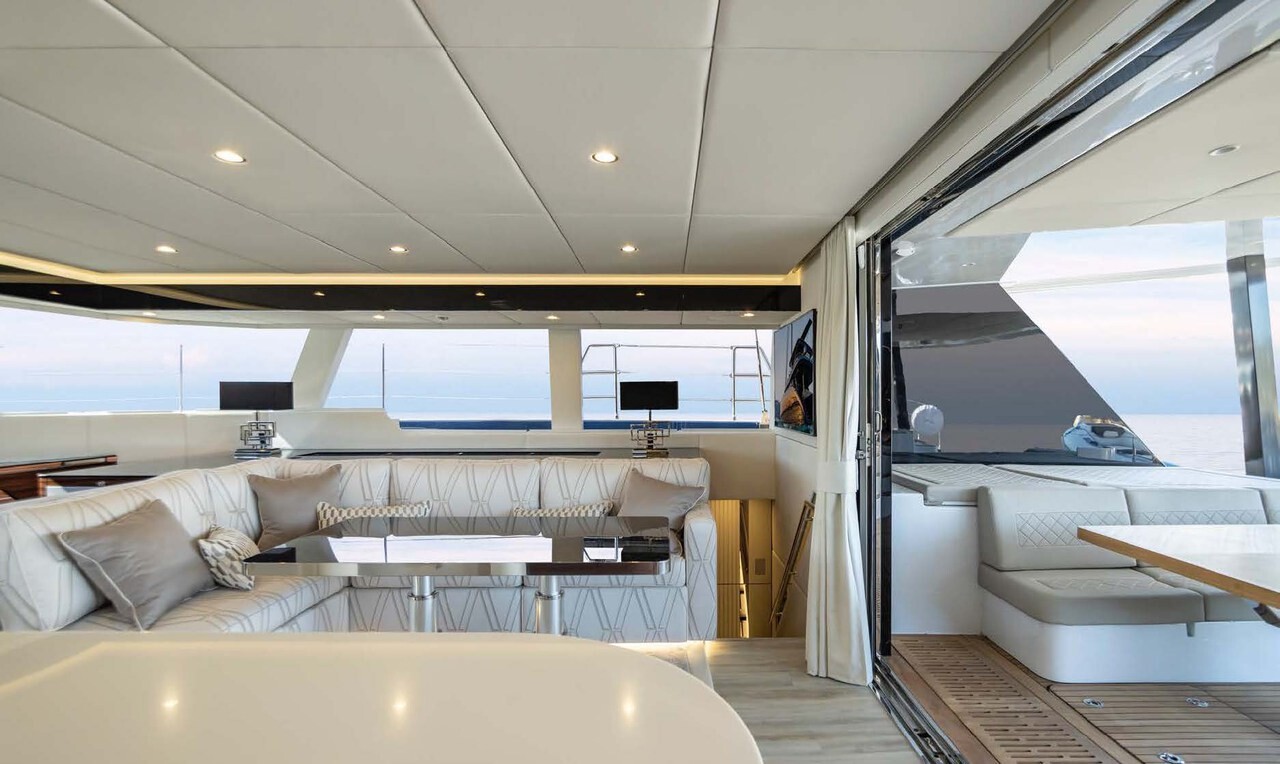 Sunreef 60, Dessus