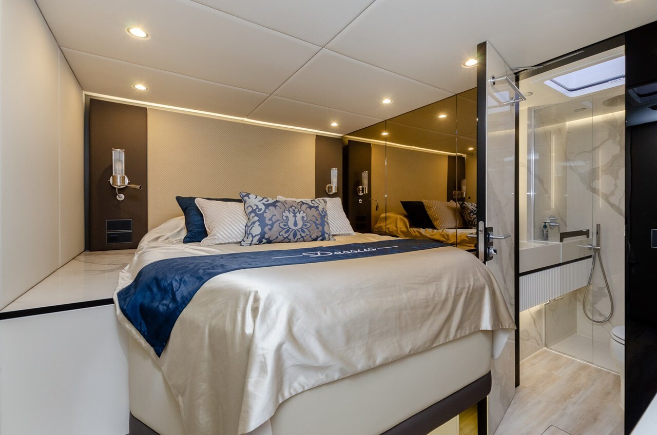 Sunreef 60, Dessus